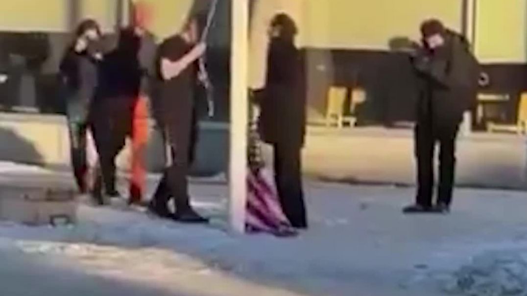 Попытка_поднять_флаг_квадрат